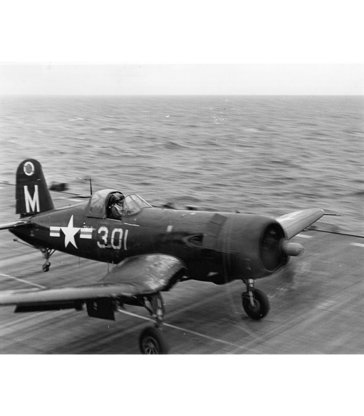Maquette d'avion en plastique F4U-5 Corsair 1/48