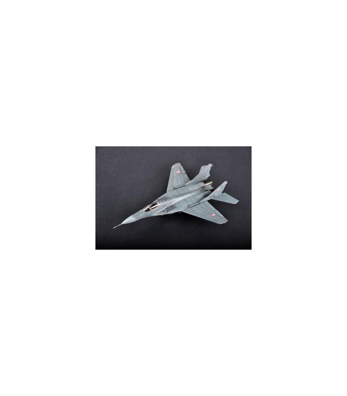 Maquette d'avion en plastique MIG-29A FULCRUM 1/72